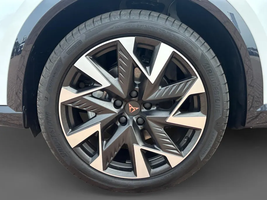 CUPRA Formentor 1.5 TSI e-Hybrid Business *NIEUW*Navi+Camera*Schuif/kanteldak*Adapt Cruise Control*Winter Pack*Trekhaak*Elekt.achterklep*Vol opties!