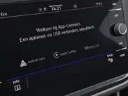 Volkswagen Tiguan 1.4TSIeHybrid 180kW/245PK R-Line Business+ · Navigatie · Apple/Android Car Play · Camera + Parkeersensoren