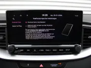 Kia Ceed 1.5 T-GDi GT-Line | Stuur-/stoelverwarming | Schuifdak | Cruise adapt. | Camera | 17" LM | LED | Dodehoek sensor | Draadloze lader |