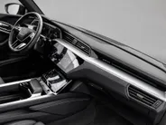 Audi e-tron Sportback 55 quattro S edition 95 kWh 408pk · SOH 99,2% · Panoramadak · 360 Camera · Bang & Olufsen Sound · Afneembare Trekhaak · Matrix LED · Apple/Android Car Play ·