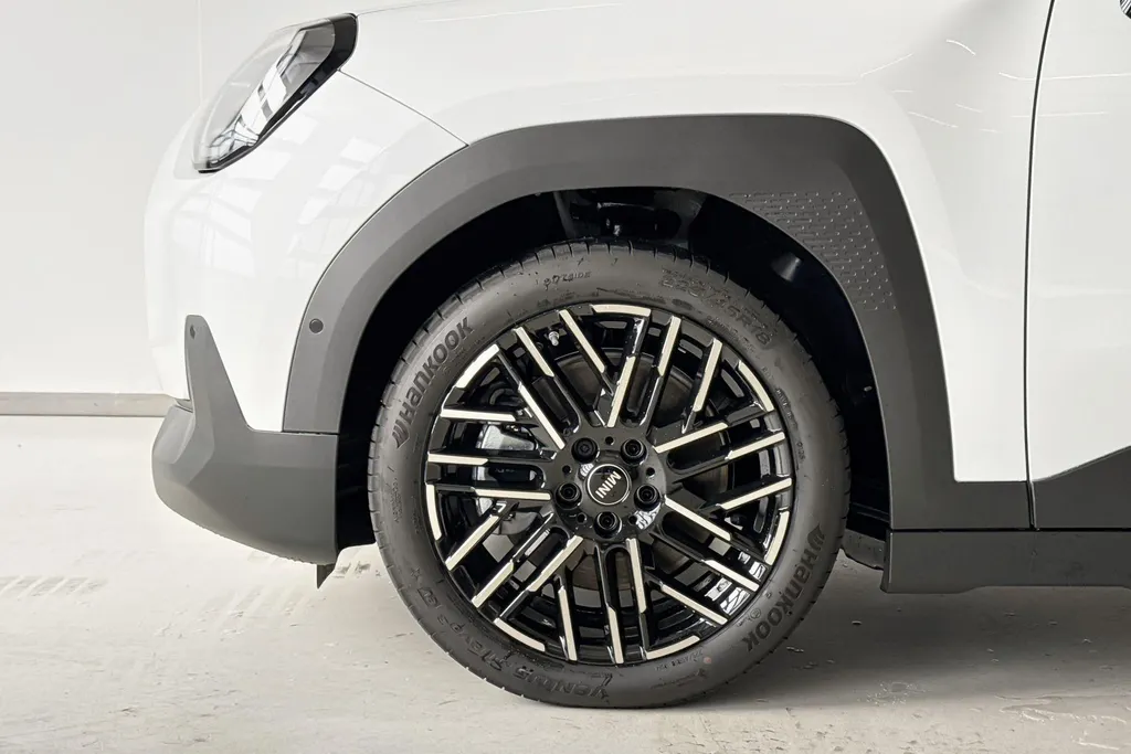 MINI Aceman SE Favoured L 54.2 kWh