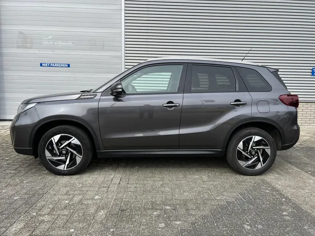 Suzuki Vitara 1.4 Boosterjet Smart Hybrid Style Automaat | Demonstratievoertuig | Apple Carplay & Android Auto | 17' LM Velgen | Climate Control | Adaptieve Cruis Control