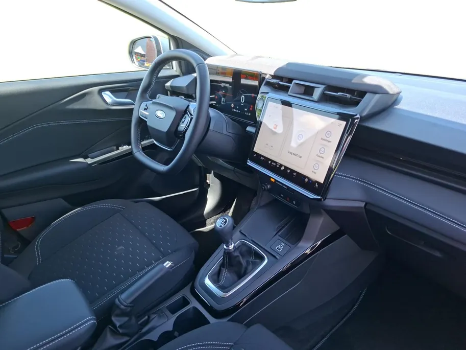 Ford Puma 1.0 EcoBoost Hybrid Titanium | !gratis upgrade naar automaat! | Winterpack | Afn. Trekhaak | Camera | Climate Control | Apple Carplay&Android Auto | Nieuw op voorraad!