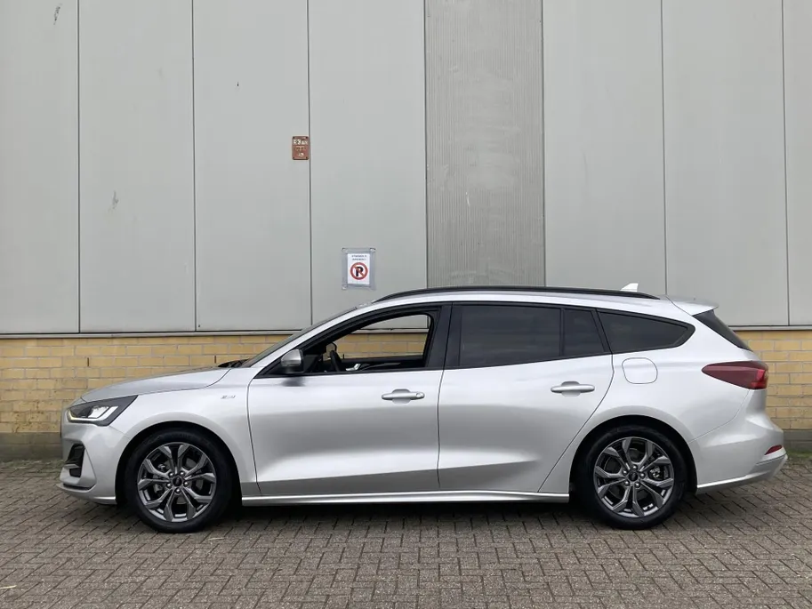 Ford Focus 1.0 EcoBoost Hybrid 125 pk ST Line Wagon Navigatie SYNC4 - Apple Carlay Android Auto - Winter Pack