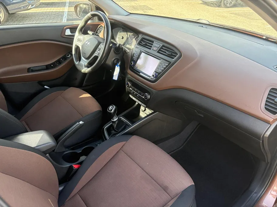 Hyundai i20 1.0 T-GDI Comfort | Trekhaak | Navi | Camera | Climate control