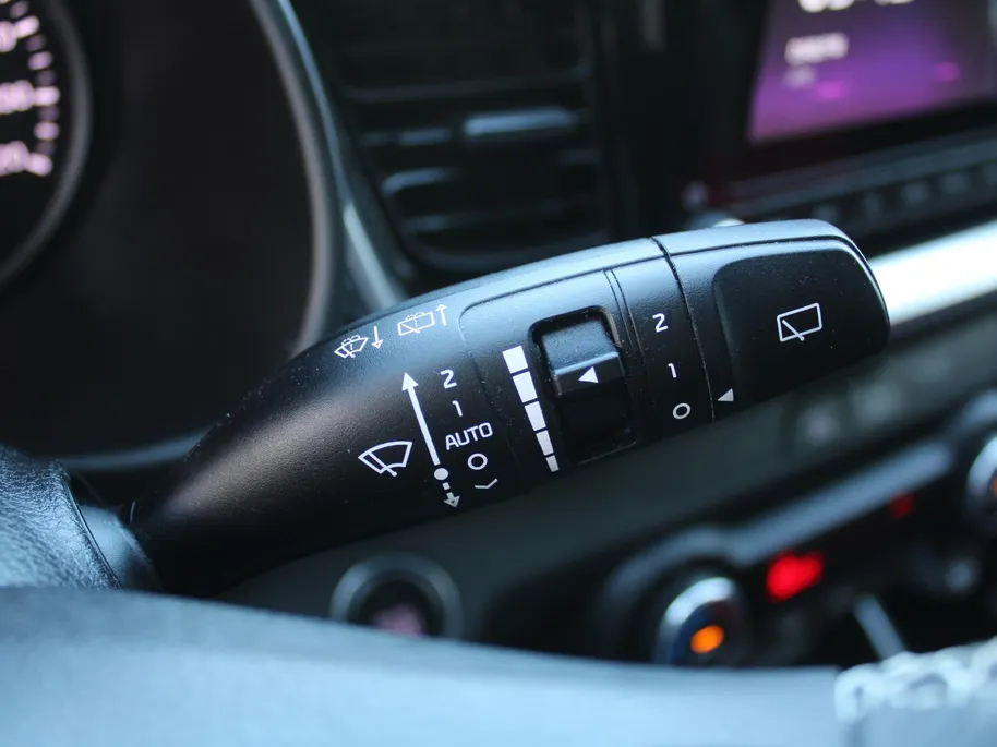 Kia Stonic 1.0 T-GDi MHEV GT-Line | Stuur-/stoelverwarming | Camera | 17' LM | Clima | Keyless | Apple Carplay/Android Auto | Navi | Cruise |