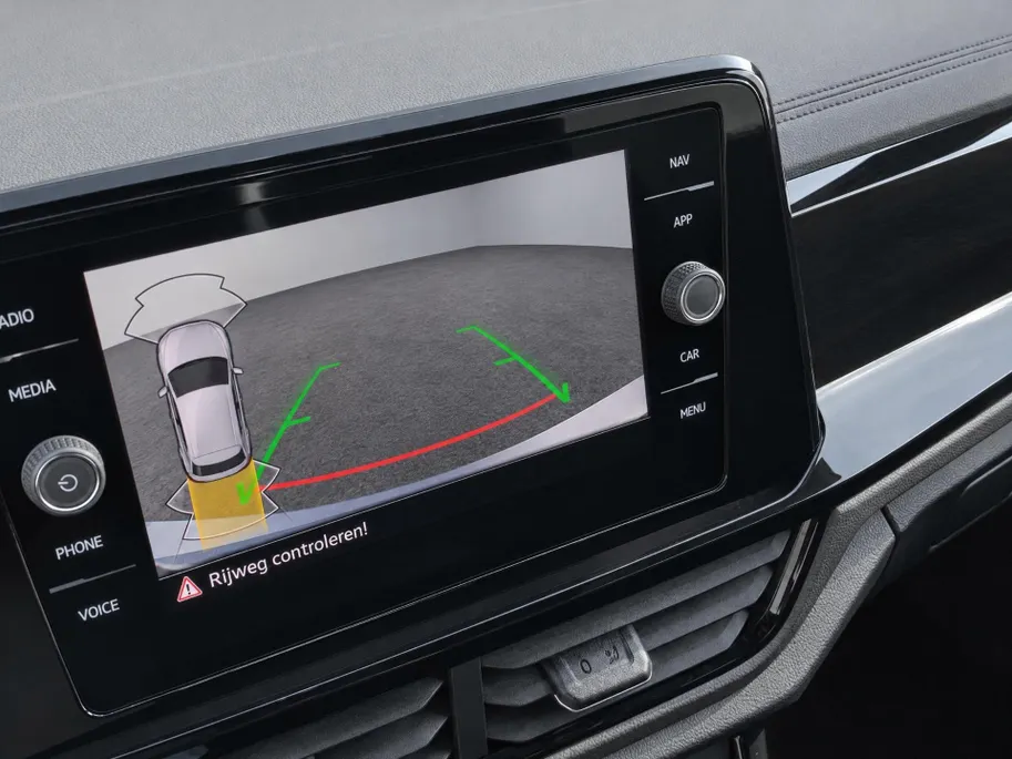 Volkswagen T-Roc 1.5TSI/150PK R-Line Black Style · Panoramadak · Camera + Parkeersensoren · Keyless · Apple/Android Car Play · Stoelverwarming · Garantie t/m 20-08-2027