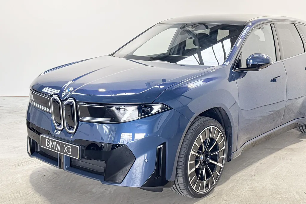 BMW iX3 50 xDrive 113 kWh