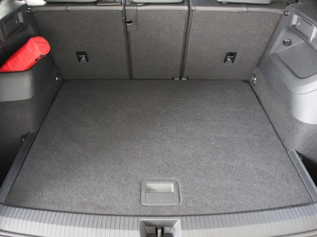 Volkswagen Tiguan 1.5 eTSI DSG Goal Edition Navigatie | Trekhaak | Matrix Led | Keyless Entry | Easy Open achterklep