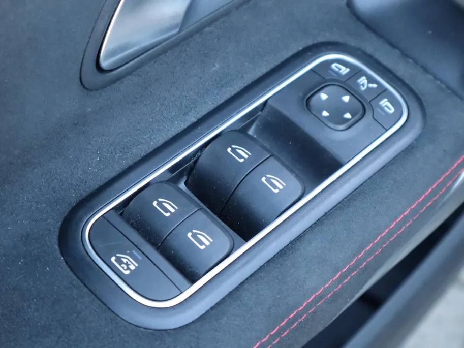 Mercedes-Benz A-Klasse 250 e l Panoramadak l Stoelverwarming l Achteruitrij camera
