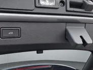 Volkswagen T-Roc 1.5eTsi/150PK R-Line · Trekhaak · Navigatie · Camera + Parkeersensoren · Stoelverwarming · Apple/Android Car Play · Garantie t/m 19-01-2028