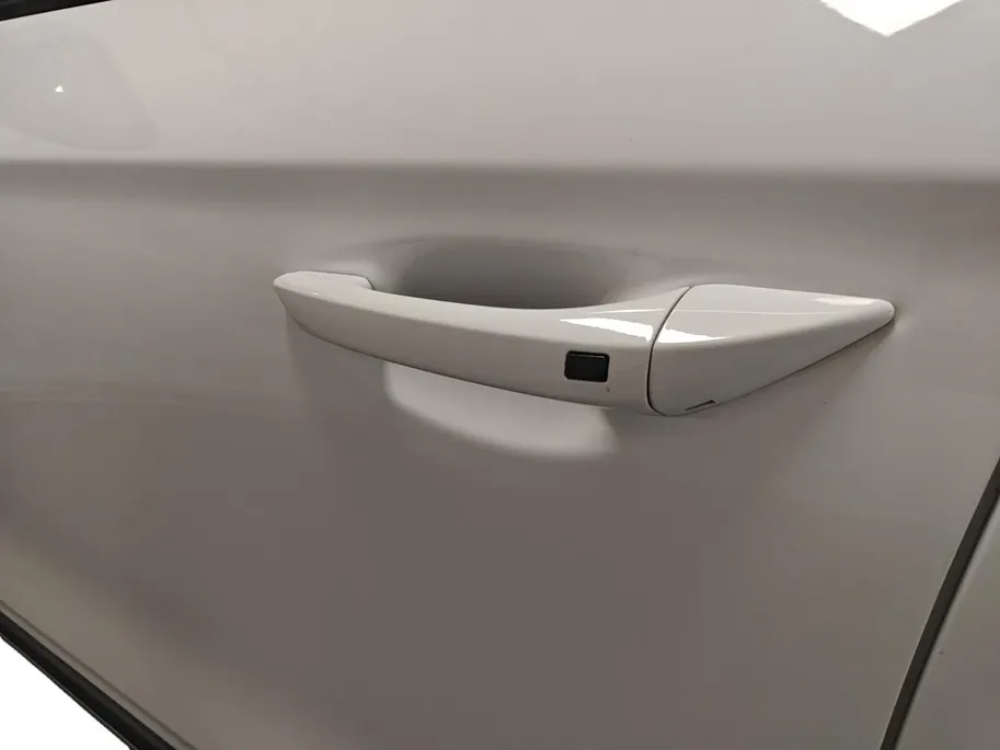 Hyundai IONIQ Comfort EV 38 kWh AUTOMAAT NAVI AIRCO CAMERA CRUISE CONTROLE STOELVERWARMING STUURVERWARMING APPLE CARPLAY ANDROID AUTO ZEER MOOIE AUTO