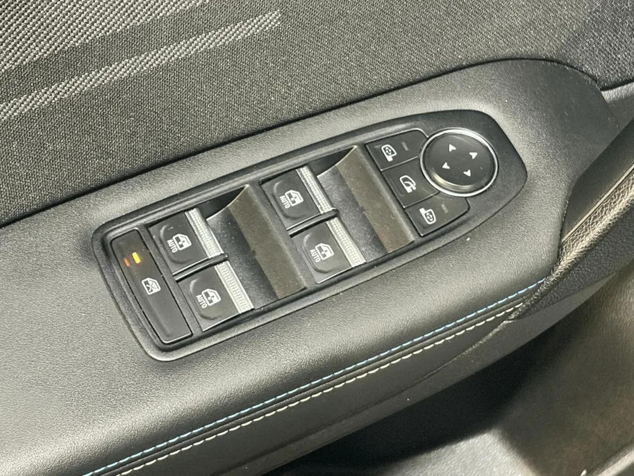 Renault Captur 145PK E-Tech Full Hybrid Esprit Alpine Automaat | Harman Kardon Audio | Stuurwielverwarming | 360 Camera | Parkeersensoren | Apple CarPlay/Android Auto | Navi | Climate Control | Adaptive Cruise Control |