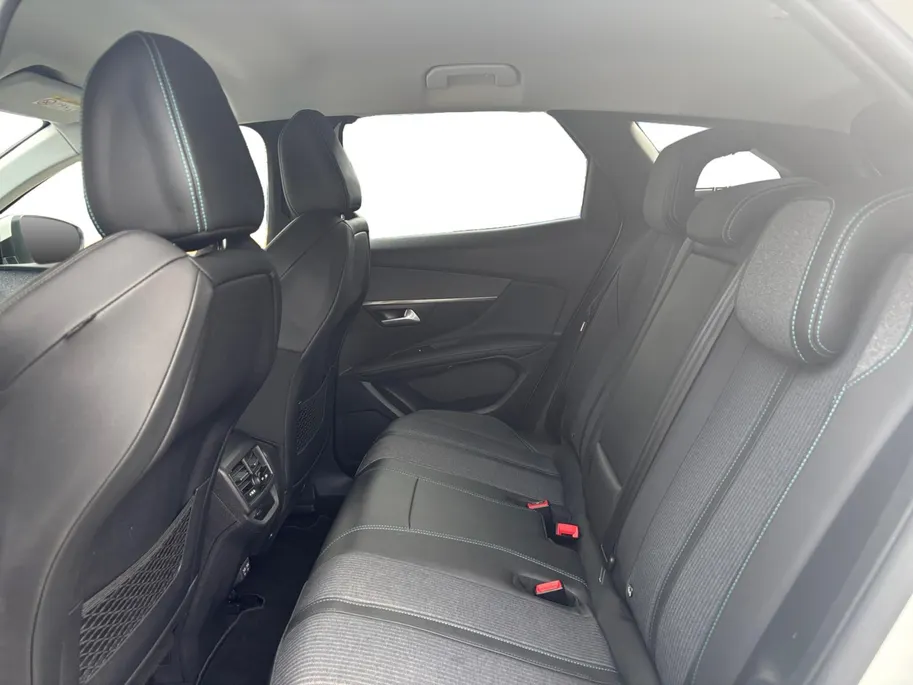 Peugeot 3008 1.6 HYbrid 225 Blue Lease Allure | Achteruitrijcamera | Dodehoek Detectie | Apple Carplay/Android Auto | Cruise Control | 18' inch |