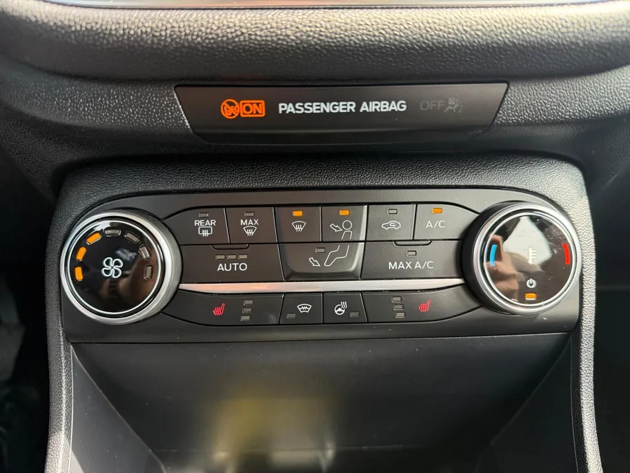 Ford Fiesta 1.0 EcoBoost Hybrid Titanium | Dealer onderhouden | NL auto | Winter pack | Parkeersensor achter | Navigatie via carplay | Apple carplay & Android auto | Cruise control | Bovag garantie |