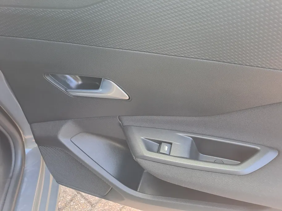 Peugeot 308 1.2 PureTech AUTOMAAT Active Pack Business | Adaptieve Cruise | Climate | Stoelverwarming | Apple Carplay/Android Auto