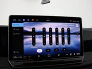 Volkswagen Tiguan 1.5 204pk DSG eHybrid R-Line · Panoramadak · Harman Kardon · Leder · 360 Camera · Wegklapbare Trekhaak · Stoelventilatie · Massage · 20'' Inch ·
