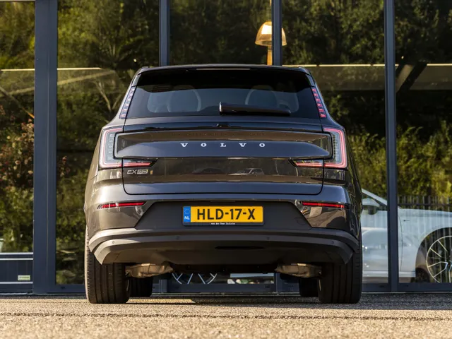 Volvo EX90 Single Motor Core 7p. 104 kWh | Panoramadak | Nieuwstaat | SOH 95% |