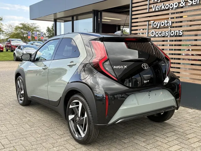 Toyota Aygo X Hybrid 115 envy