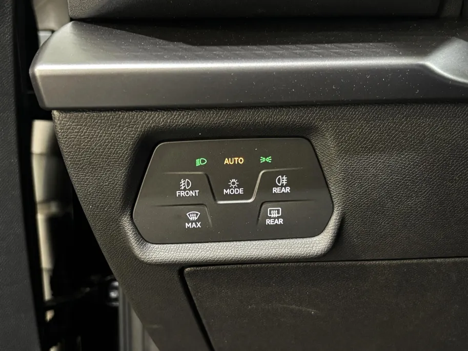 CUPRA Formentor 1.5 - 204PK TSI e-Hybrid Business Automaat | NIEUWE AUTO | Elektrisch Wegklapbare Trekhaak | Schuif/Kantel Dak | Digital Cockpit | Camera | Parkeersensoren | Stoelverwarming | Stuurwielverwarming | Apple CarPlay/Android Auto |