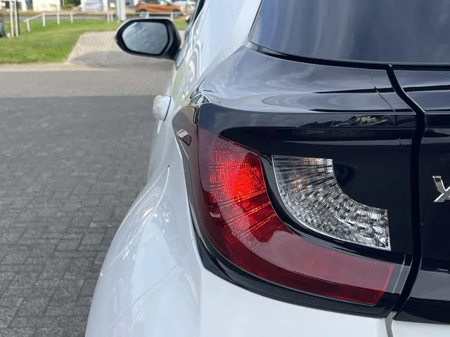 Toyota Yaris 1.5 Hyrid 115 Active | 3500 euro demo korting