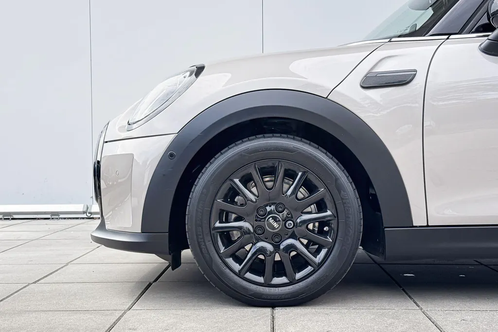 MINI Cooper 5-deurs 1.5 Cooper Camden Plus Edition