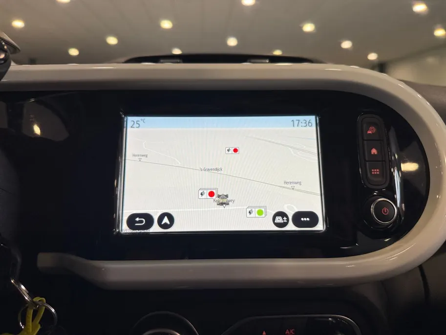 Renault Twingo Z.E. R80 Collection *Aut*Navi*Climate*Parkeersensoren*Hoge instap!