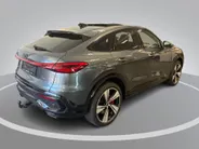 Audi Q5 Sportback 2.0 TFSI e-hybrid 367pk Quattro S edition Competition · Panoramadak · Inklap. Trekhaak · 360 Camera · Matrix LED · Elek. Stoelen · RS Carbon Styling Pack · Garantie t/m 10-12-2030 of 100.000km