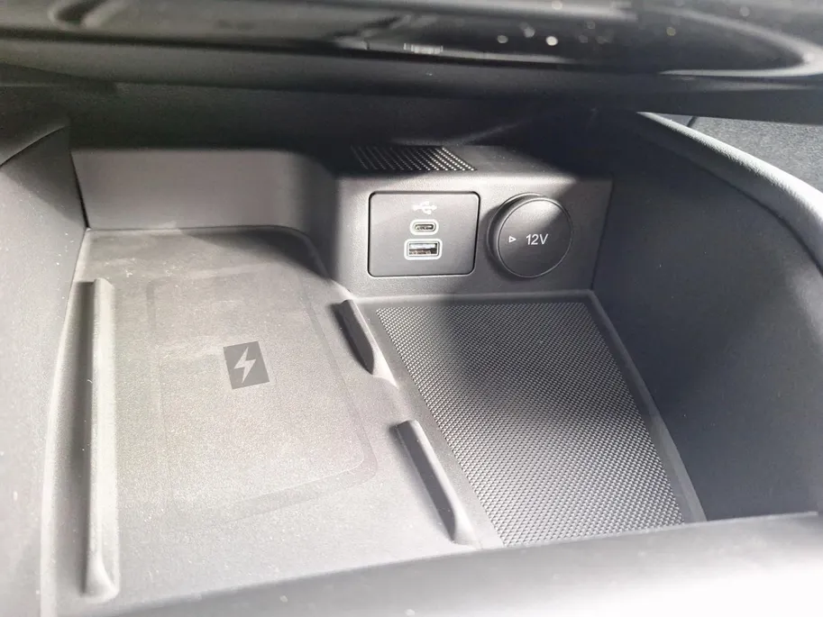 Ford Kuga 2.5 PHEV Titanium | Panoramadak | Camera | Navigatie | Climate Control | Draadloze Apple Carplay&Android Auto | 17' Lichtmetaal | Parkeersensoren |