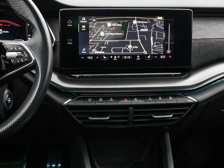 Škoda Octavia Combi 1.4 TSI 245pk DSG RS iV PHEV Business · Panoramadak · Apple/Android Car Play · P-Sensoren · Sfeerverlichting · 18'' Inch ·