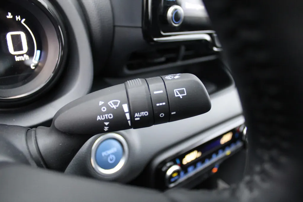 Mazda 2 Hybrid 1.5 Agile Comfort pakket | Airco | Cruise | Apple Carplay | Android Auto | Camera | 15' LM |