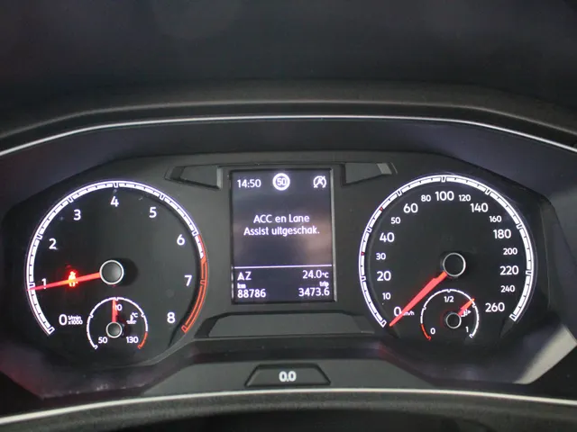Volkswagen T-Roc 1.5 TSI Style Navigatie | Inklapbare spiegels | Climate Control | Privacy Glass