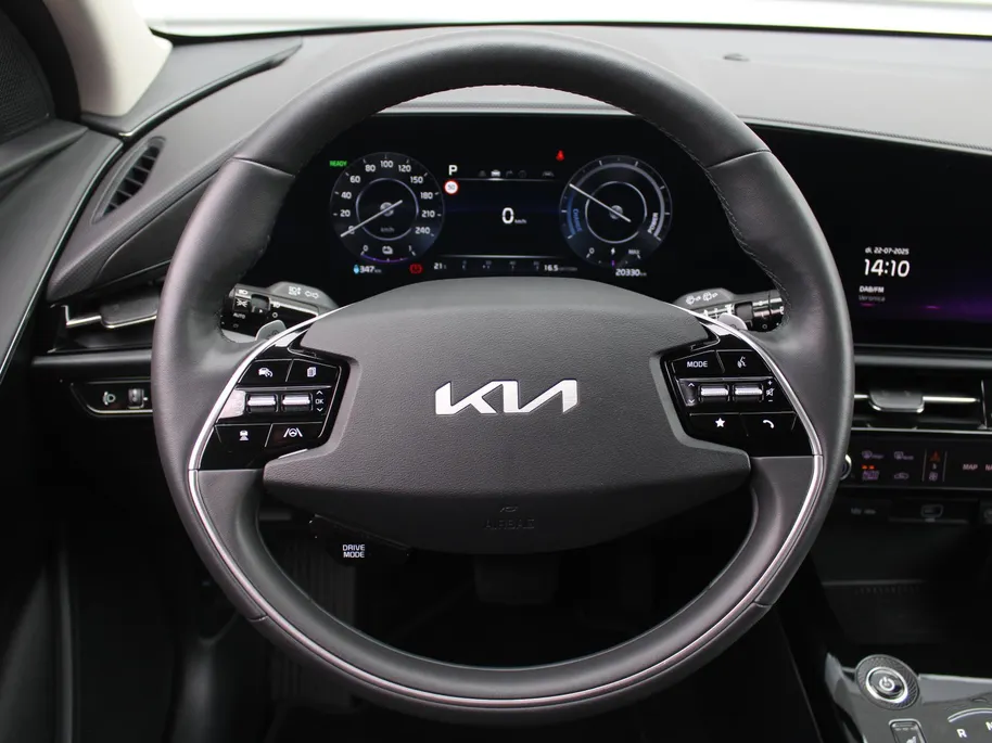 Kia Niro EV Edition Advanced 64.8 kWh | Stuur-/stoelverwarming | Elektr. stoelverstelling | Camera | Cruise adapt. | 17'LM | Clima | 17% bijtelling |