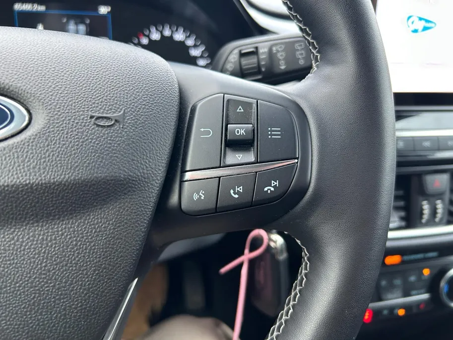 Ford Fiesta 1.0 EcoBoost Titanium 125pk | Stoel- stuur en voorruitverwarming | Navigatie via Apple Carplay & Android auto | Parkeer sensoren