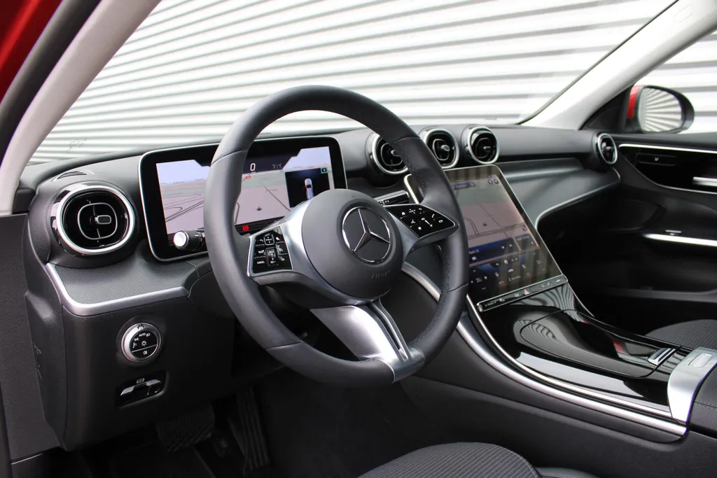 Mercedes-Benz C-Klasse Estate 180 Business Line | Stoelverwarming | Camera | Elek. stoelverstelling + achterklep | Draaloze telefoonlader | 17” LM | LED | Clima | Navi |