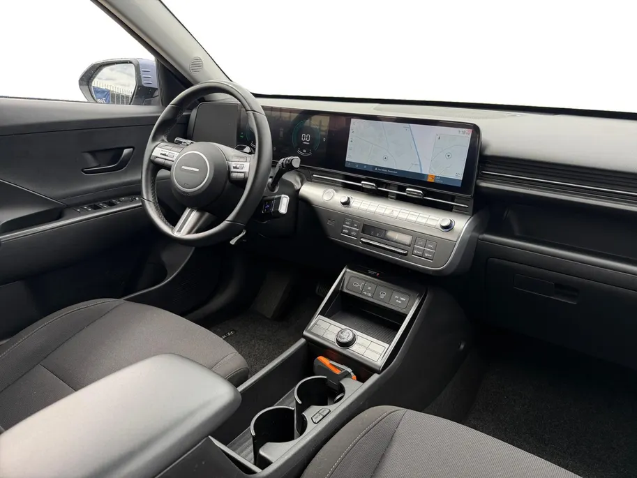 Hyundai Kona 1.6 GDI HEV Comfort | Navi | Carplay | Zeer netjes | NU Rijklaarprijs! Incl.12 Maanden, APK, Onderhoudsbeurt etc! Premiumpakket gratis!
