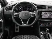 Volkswagen Tiguan 1.4 TSI 245pk DSG eHybrid R-Line Business · Apple/Android Car Play · Wegklapbare Trekhaak · Alarm · Dodehoek Detectie · Stoel-& Stuurverwarming · 19'' Inch ·
