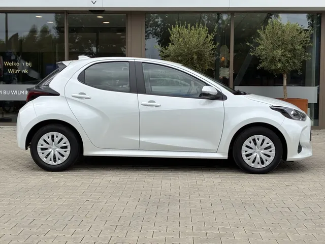 Toyota Yaris 1.5 Hybrid Active | Camera | Climate Control | NW All Seasons