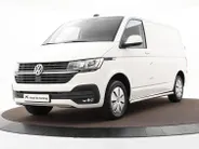 Volkswagen Bedrijfswagens Transporter 2.0 TDI L1H1 28 · Camera · Trekhaak · Apple/Android Car Play · Navigatie · Cruise Control · Vloerplaat · 16'' Inch · Garantie t/m 01-04-2028 of 100.000km