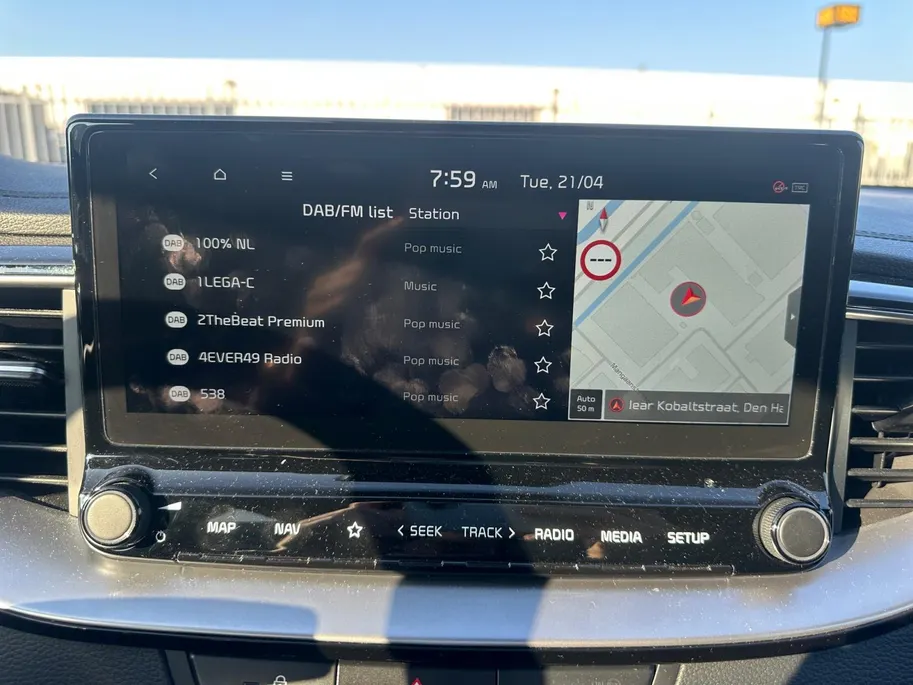 Kia XCeed 1.5 T-GDI MHEV DynamicPlusLine Automaat | 1e Eigenaar | Dealer Onderhouden | Camera | Stoel- & Stuurverwarming | Trekhaak | 2-Zone Climate Control | Navigatie | Fabrieksgarantie t/m 2-4-2028 +3x 1 jaar* | NAP