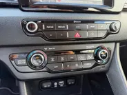 Kia Niro 1.6i Hybrid DynamicLine | Zeer nette auto | Navigatie |  Trekhaak | 100% onderhouden | 12 maanden BOVAG garantie |