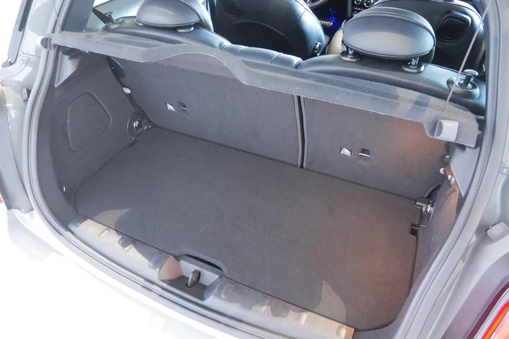 MINI 3-Deurs 2.0 Cooper S Knightsbridge Edition *Automaat*Navigatie*Parkeersensoren*Climate Control*Schuif/Kanteldak*Stoelverwarming*Harman Kardon Audio*Lederen interieur*Vol opties!