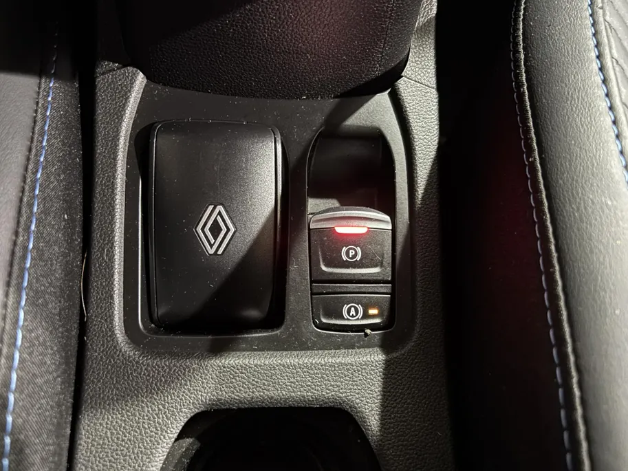 Renault Clio 145PK E-Tech Full Hybrid Esprit Alpine Automaat | DEMO | Bose Audio | Stoelverwarming | 360 Camera | Digital Cockpit | Apple CarPlay/Android Auto | Licht & Regen Sensor | Navi |