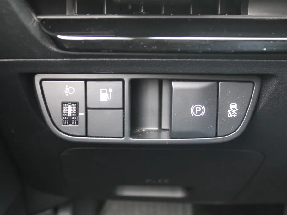 Kia EV6 Air 84 kWh | Stuur-/stoelverwarming | Camera | Cruise adapt. | Telefoonlader | Clima | Navi | 19' LM | LED | Apple Carplay/Android Auto |
