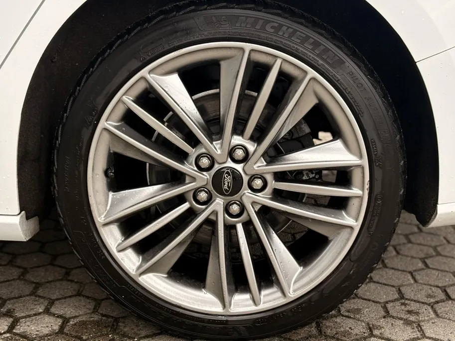 Ford Focus Wagon 1.5 EcoBoost Automaat Vignale I WINTER PACK I DRIVER ASSISTANCE PACK I MATRIX LED-KOPLAMPEN I APPLE CARPLAY / ANDROID AUTO I B&O SOUNDSYSTEM I