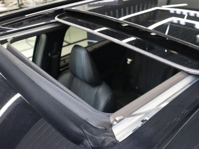 Mitsubishi Outlander 2.4 PHEV Black Edition | Stoel Massage | Schuif/Kantel Dak