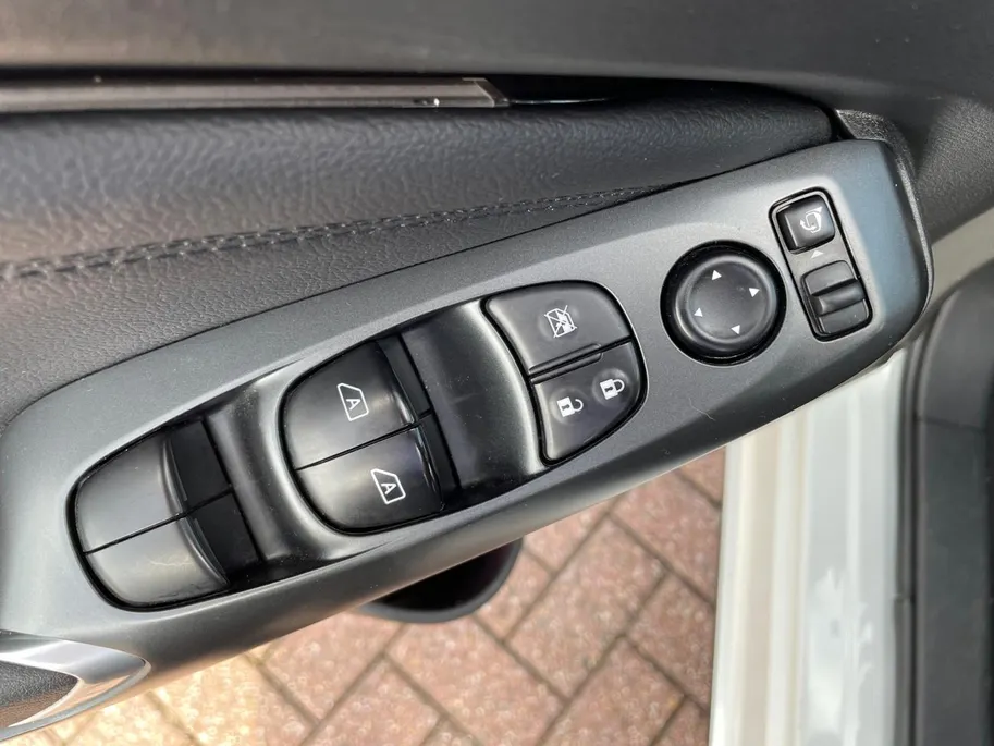 Nissan Juke 1.6 Hybrid N-Connecta *Automaat*Navi+Camera*Winter Pack*Climate Control*LM Velgen*Carplay*1ste eigenaar!