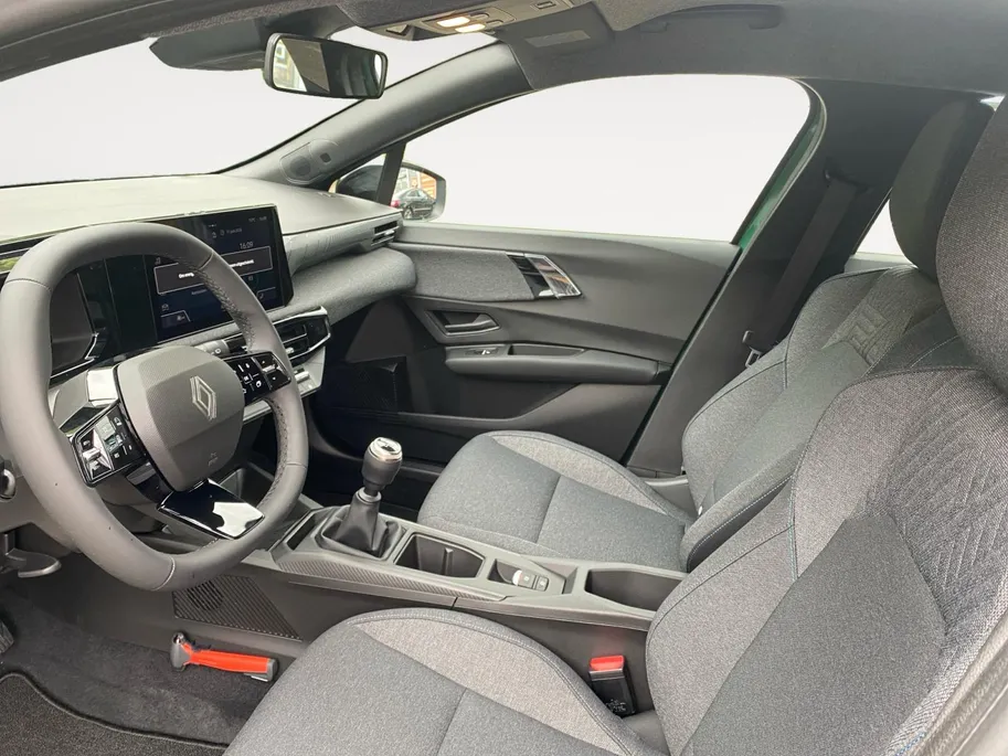 Renault Clio 1.2 TCe 115 evolution | NU met €1.300,- voorraadkorting | 5 jaar Gratis Garantie tot 160.000km en financier vanaf slechts 2,9% rente |