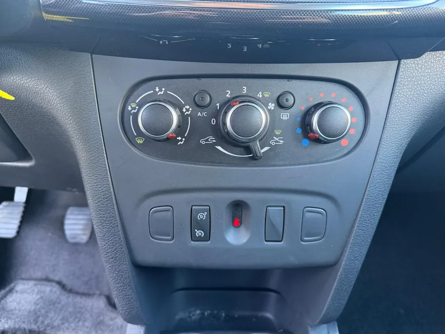 Dacia Logan MCV 0.9 TCe Laureate | 100% onderhouden | Elektr. ramen voor | Airco | Parkeersensor achter | Trekhaak | DAB | Bluetooth | Cruise control | Bovag garantie |
