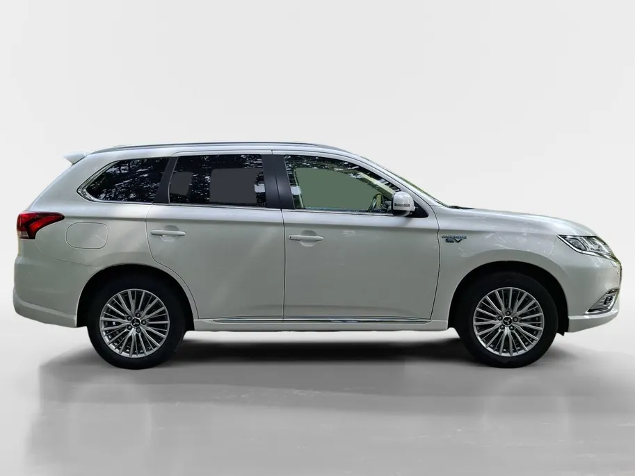 Mitsubishi Outlander 2.4 PHEV Intense | TREKHAAK | AUTOMAAT | CLIMATE | CRUISE | GOED ONDERHOUDEN |